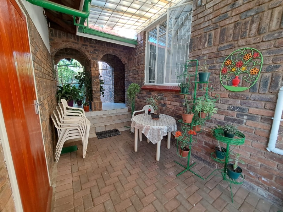 3 Bedroom Property for Sale in Safari Gardens North West
